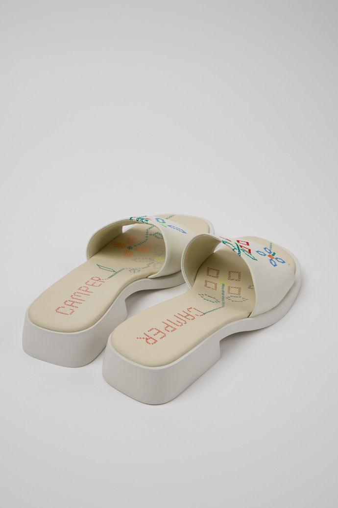 Camper Twins - Sandalias blancas de piel para mujer.