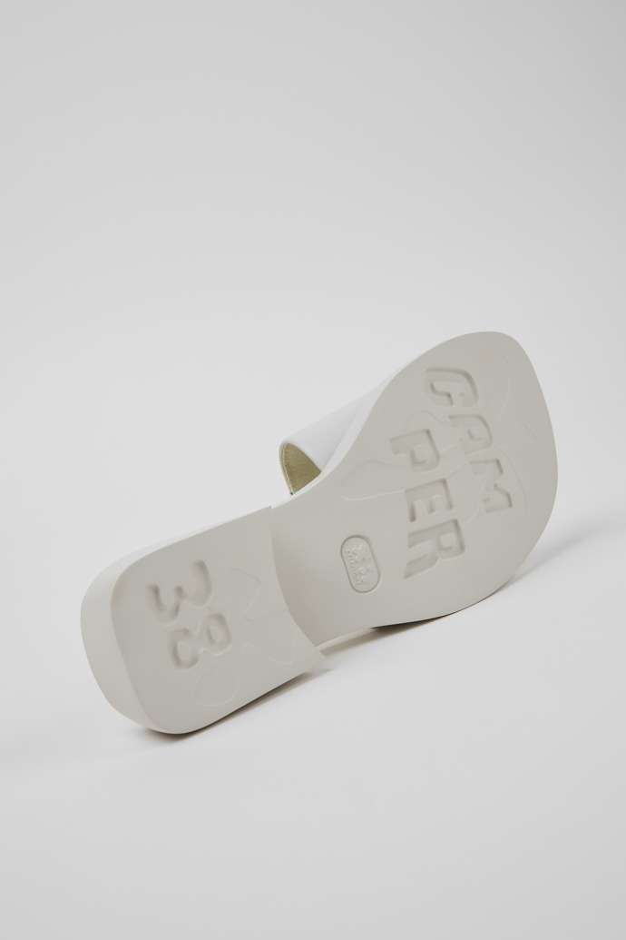 Camper Twins - Sandalias blancas de piel para mujer.