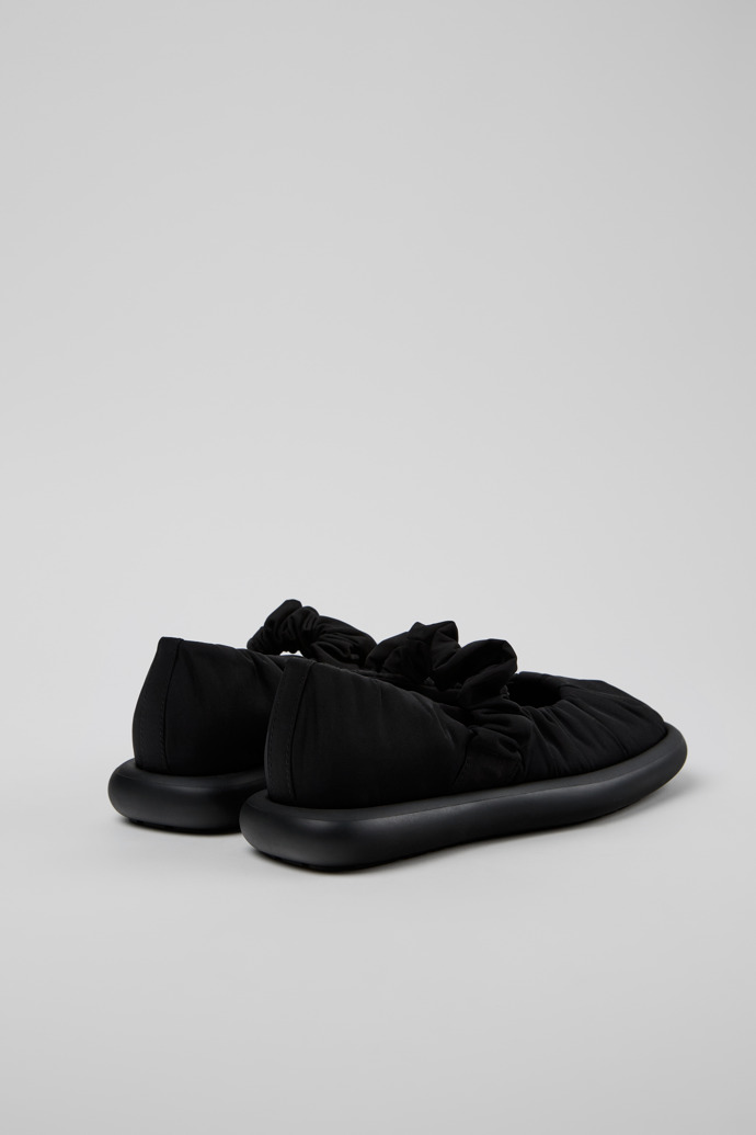 Camper Onda - Bailarinas negras para mujer fabricadas con PET reciclado.