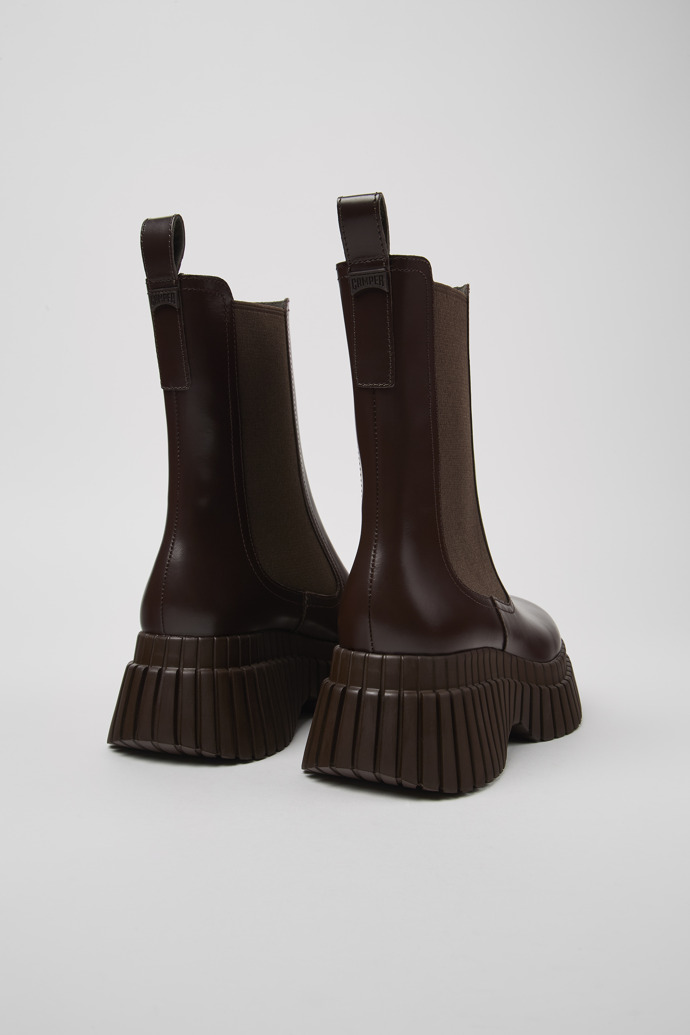 Camper BCN - Bota Chelsea de piel marrón para mujer