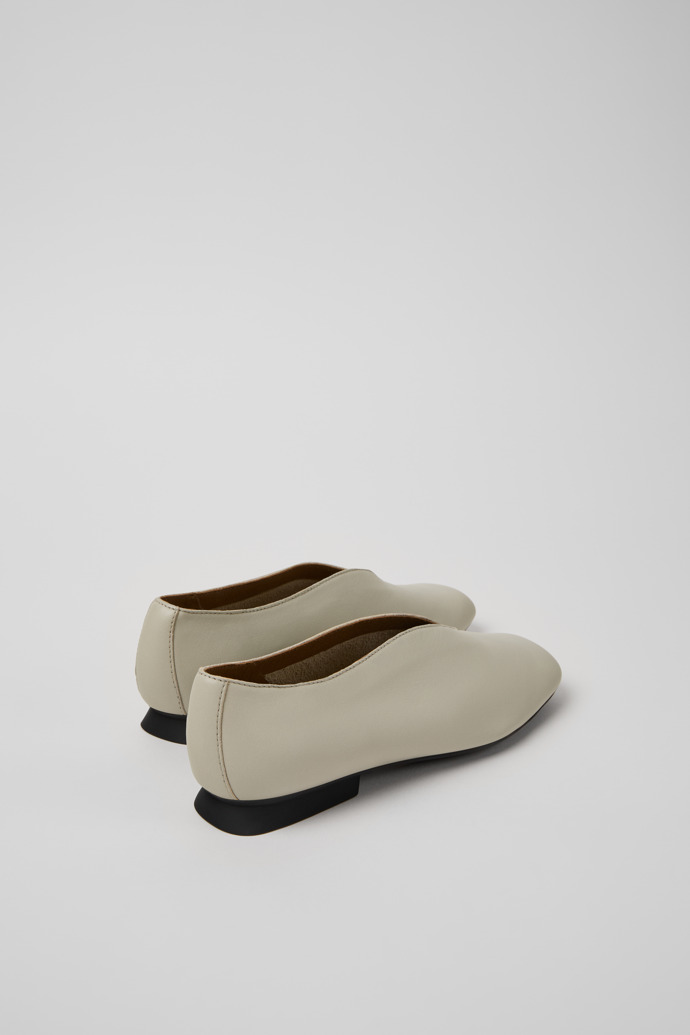 Camper Casi Myra - Zapato de piel gris para mujer.