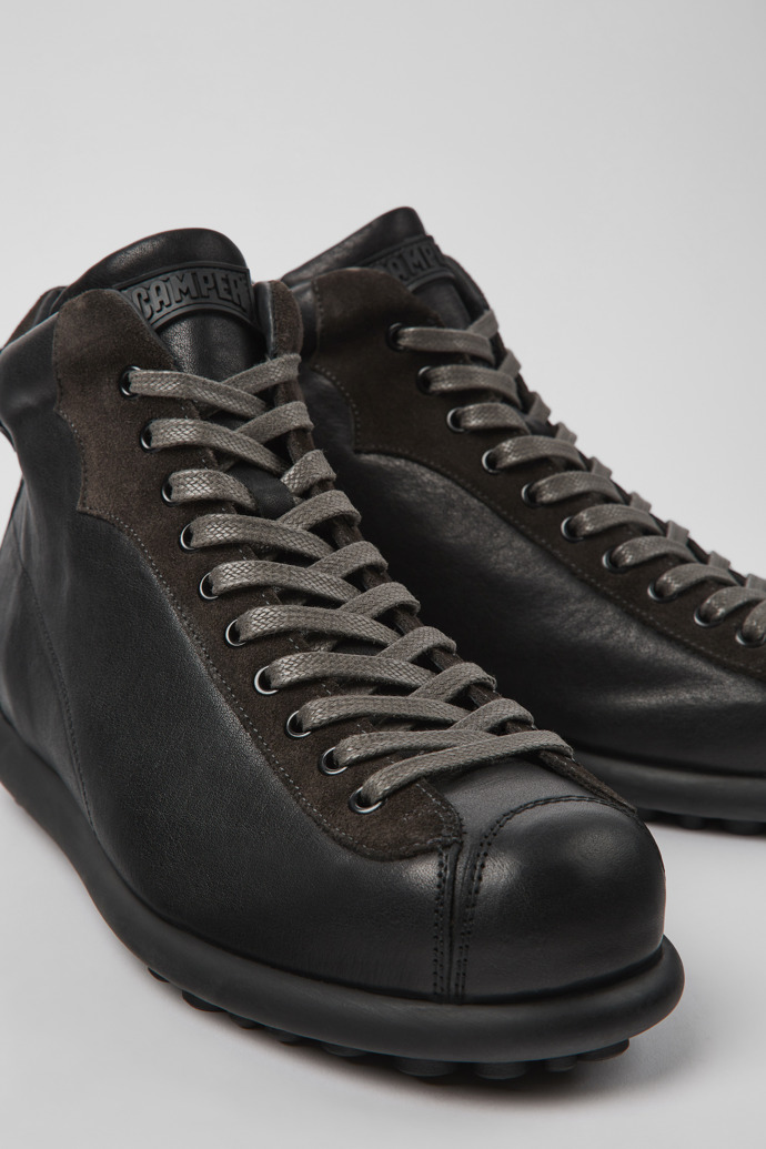 Camper Pelotas - Botines multicolor para hombre de piel de curtición vegetal.