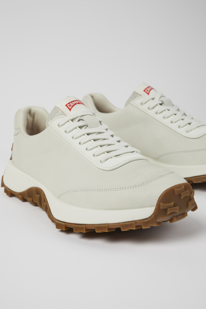 Camper Drift Trail - Zapatillas de piel blancas para hombre.