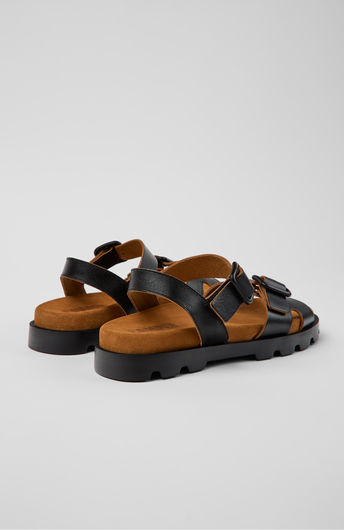 Sandalias Brutus de Camper: Sandalias negras de piel para mujer.