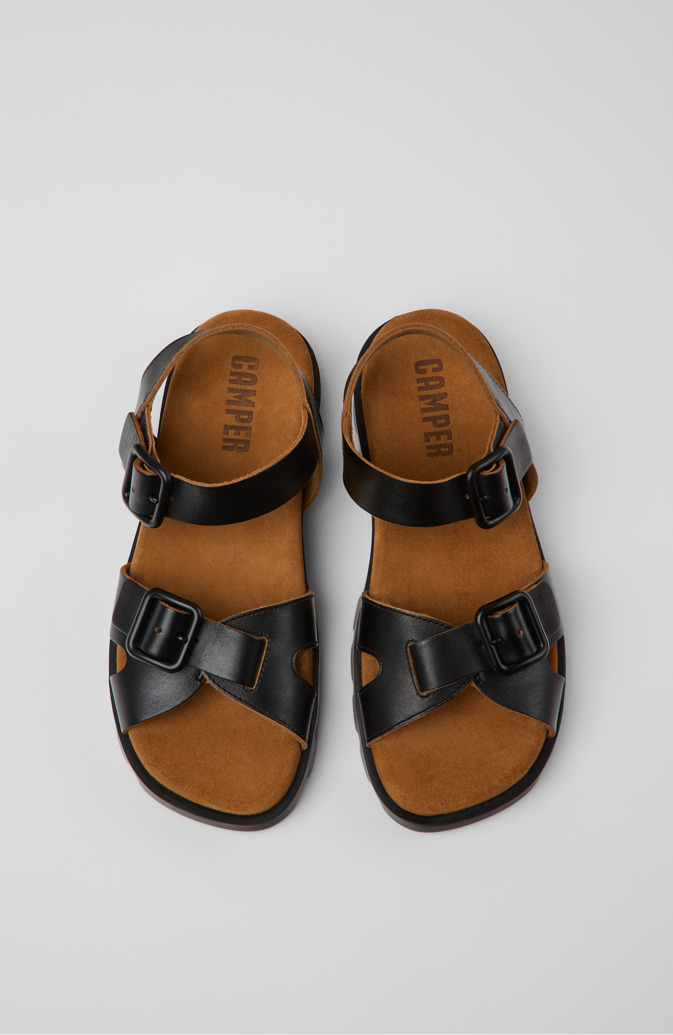 Sandalias Brutus de Camper: Sandalias negras de piel para mujer.