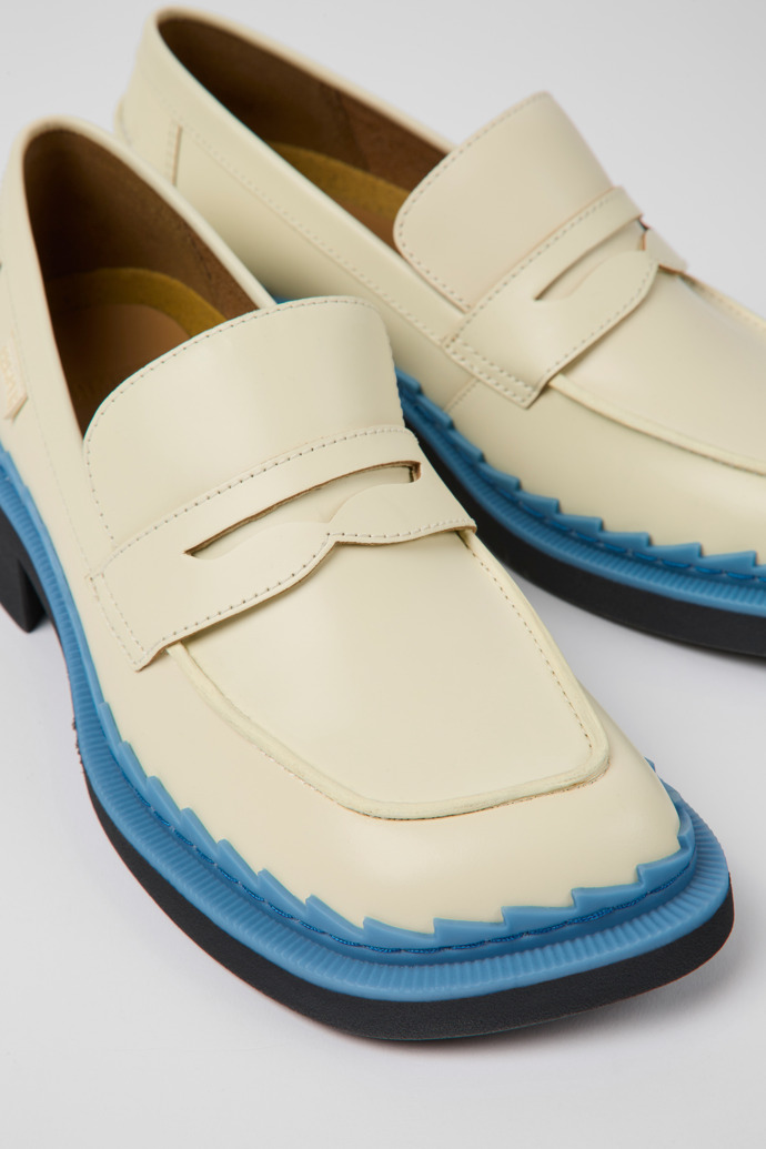 Camper Taylor - Mocasín blanco y azul de piel para mujer