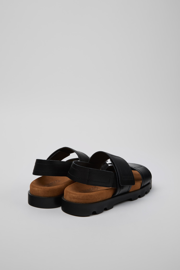 Sandalias Brutus de Camper: Sandalias negras de piel para mujer.