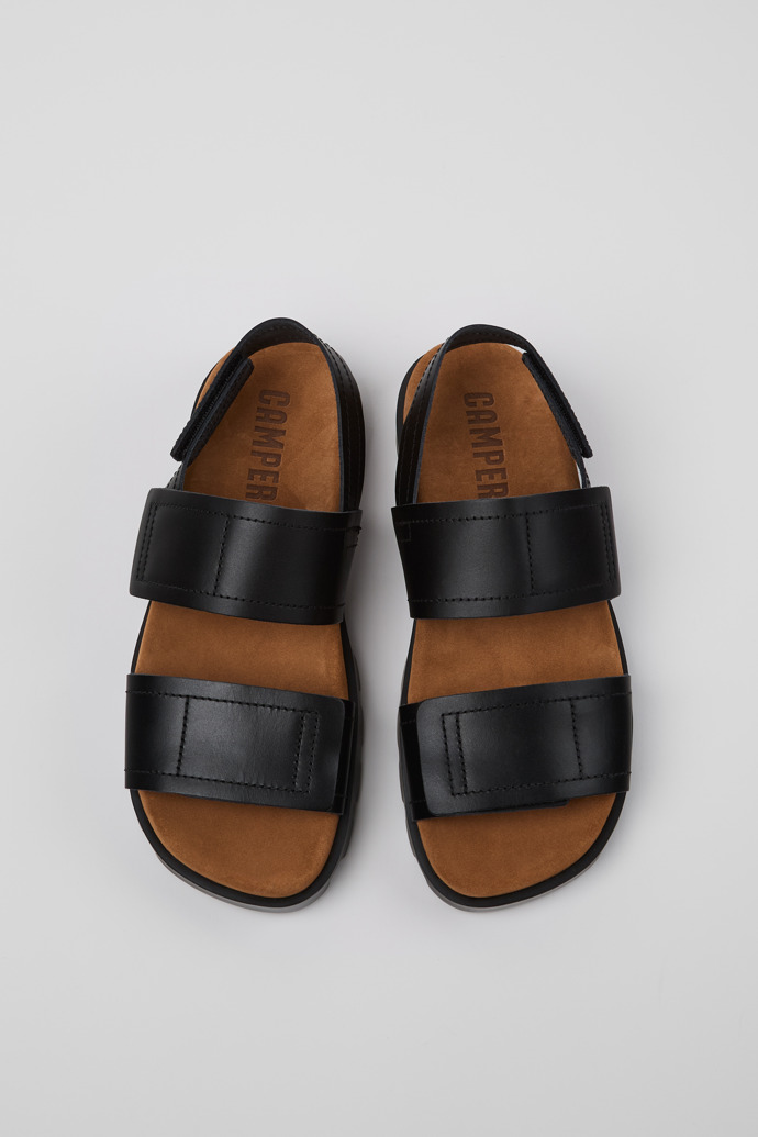 Sandalias Brutus de Camper: Sandalias negras de piel para mujer.