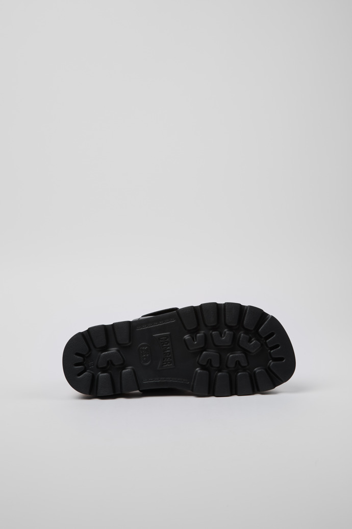 Sandalias Brutus de Camper: Sandalias negras de piel para mujer.