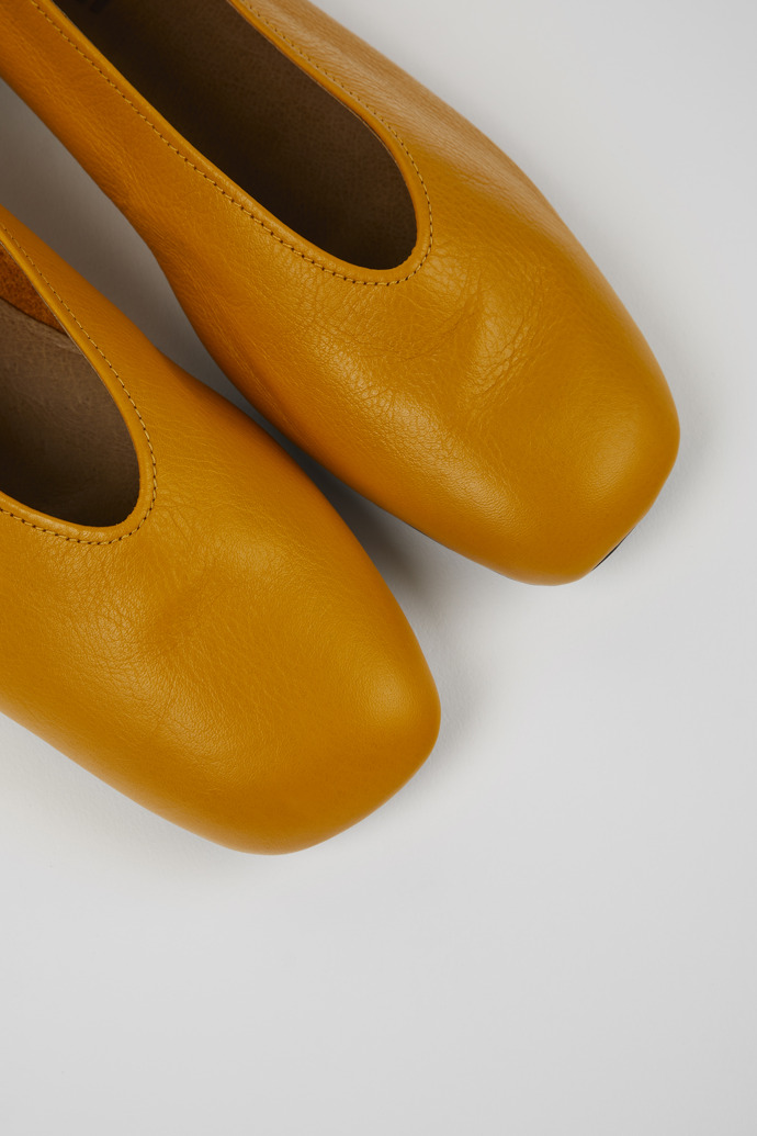 Camper Casi Myra - Bailarinas naranjas de piel para mujer