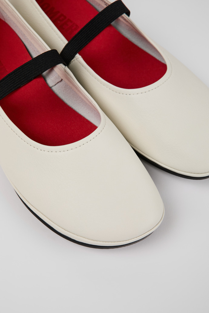 Camper Right - Mary Jane de piel blanca para mujer.