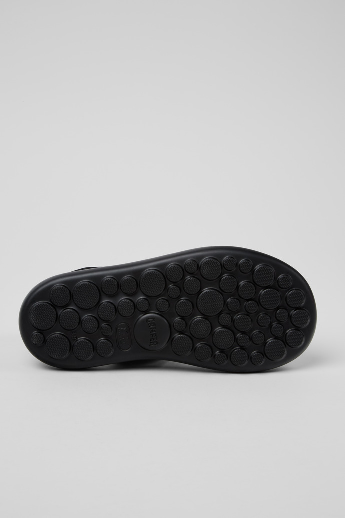 Camper Pelotas Flota - Sandalias negras de piel para mujer.