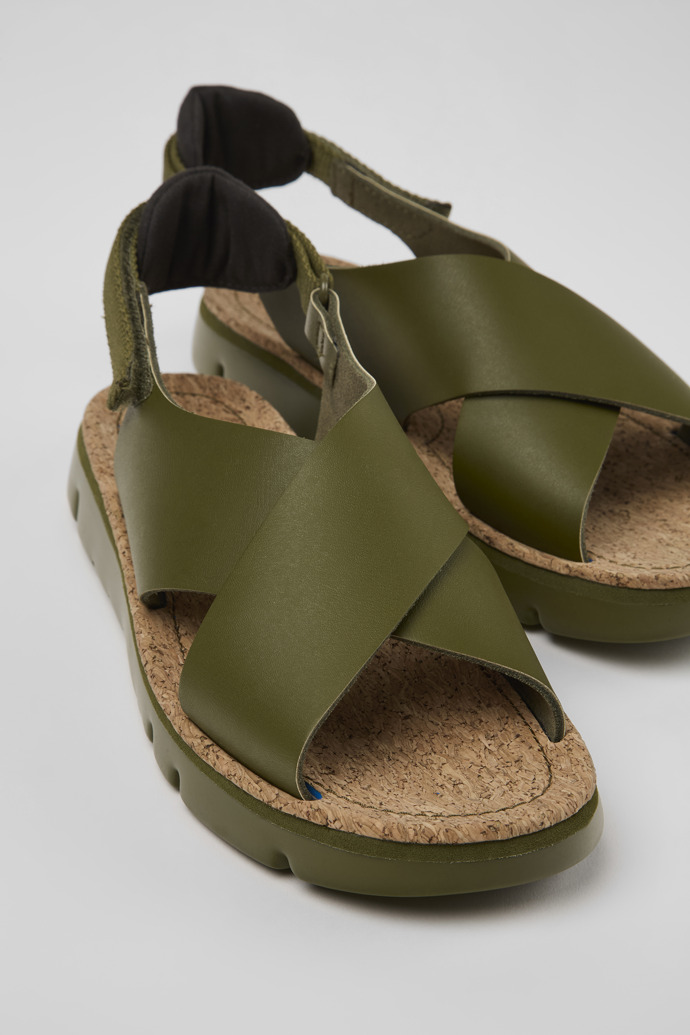 Camper Oruga - Sandalias verdes de piel/textil para mujer