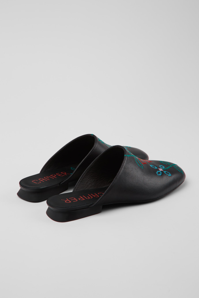 Camper Twins - Sandalias negras de piel para mujer.