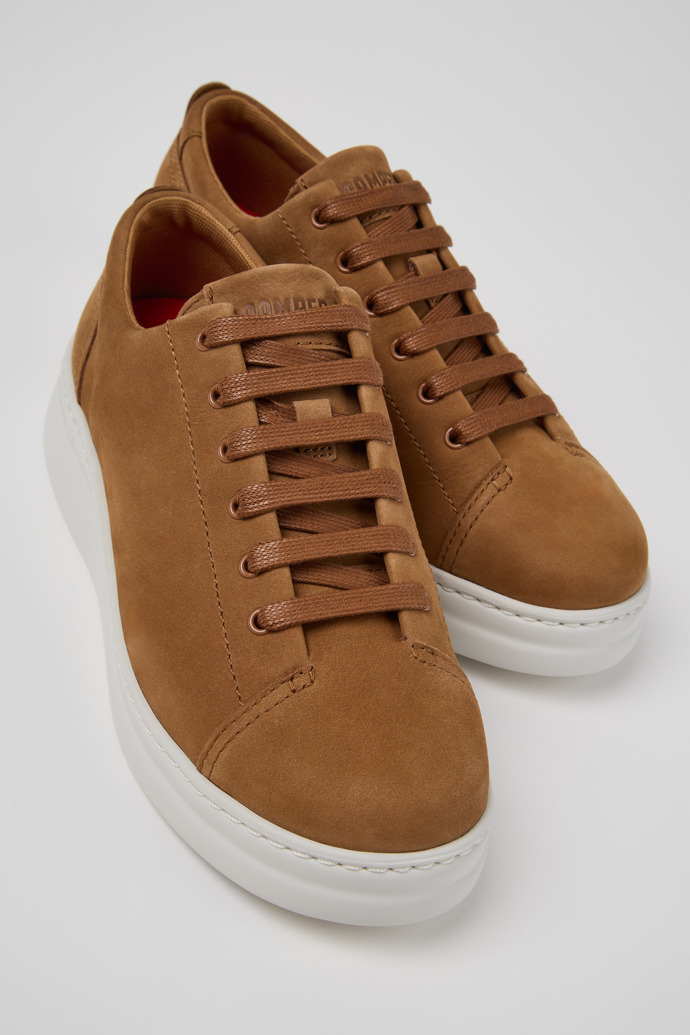 Camper Runner Up - Zapatillas marrones de piel nobuk para mujer.