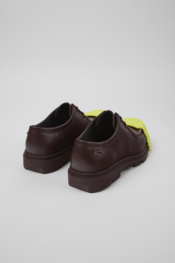 Camper Junction - Zapato de piel color vino tinto para mujer.