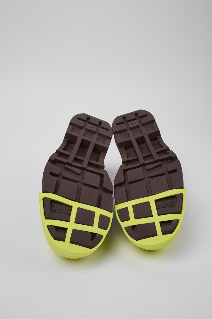 Camper Junction - Zapato de piel color vino tinto para mujer.