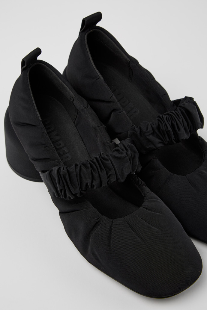 Camper Niki - Zapatos negros para mujer de PET reciclado.