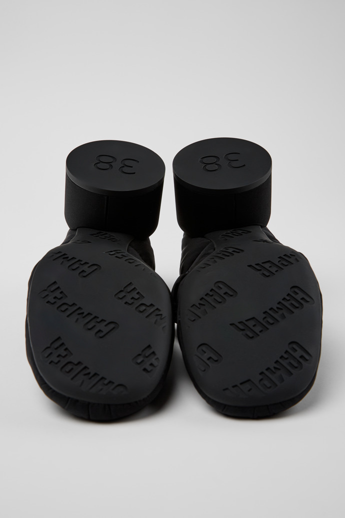 Camper Niki - Zapatos negros para mujer de PET reciclado.