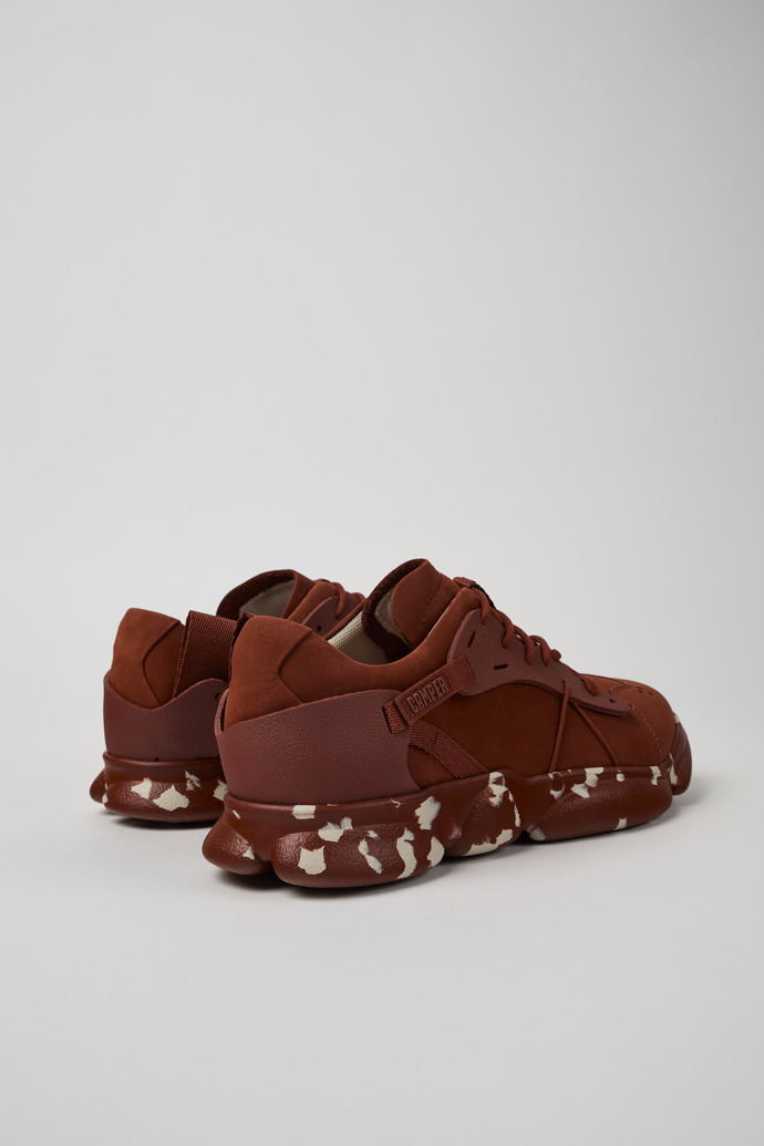 Camper Karst - Zapatillas rojas para hombre fabricadas en piel nobuk y textil.