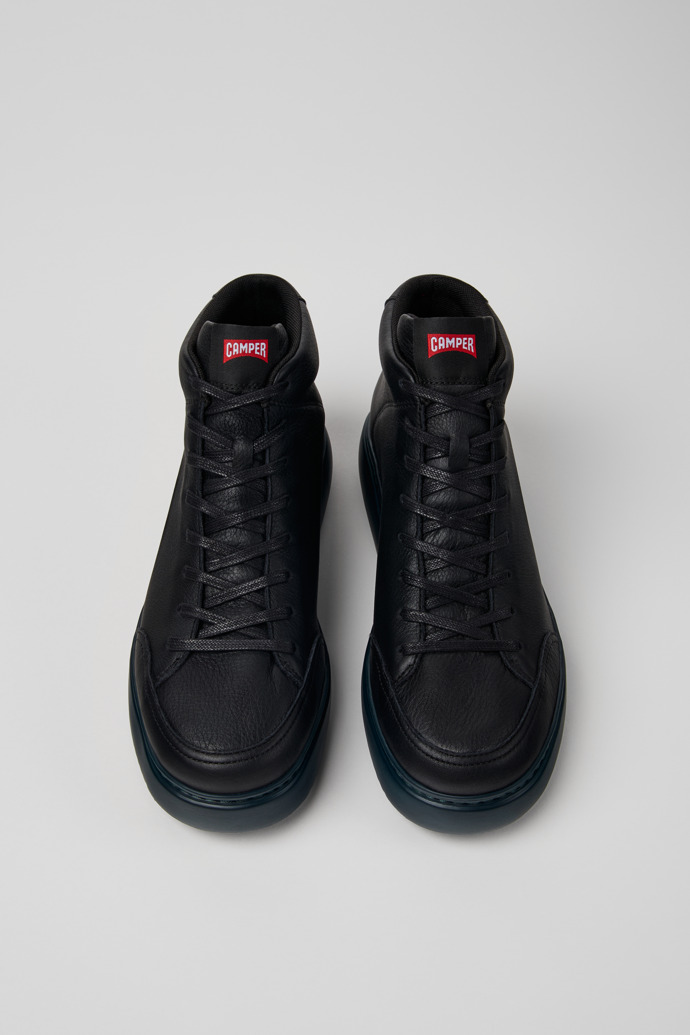 Camper Runner K21 - Zapatilla negra de piel para hombre.