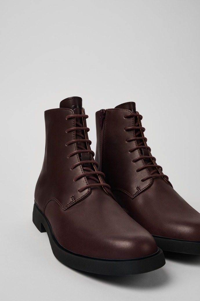 Camper Iman - Botas de piel con cordones color vino para mujer.