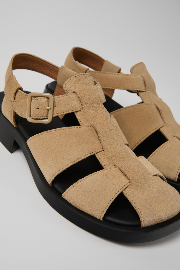 Camper Dana - Sandalias beige de piel nobuk para mujer.