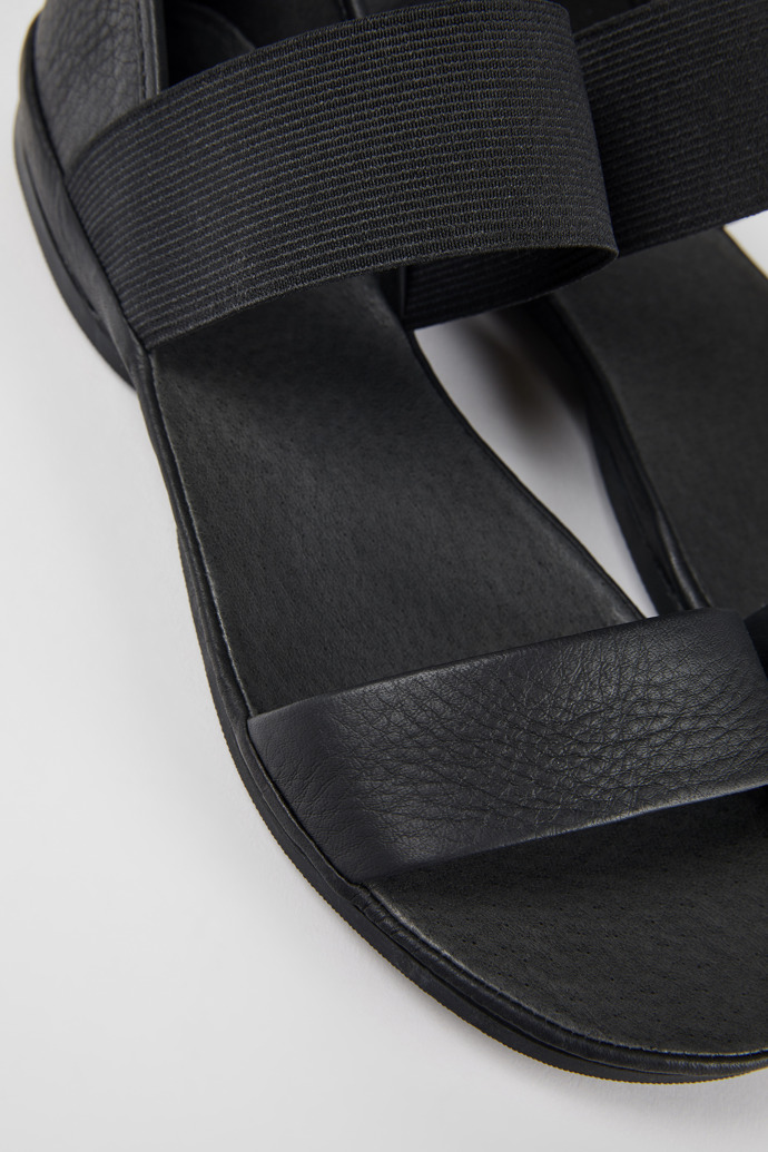 Camper Right - Sandalias negras de piel para mujer.
