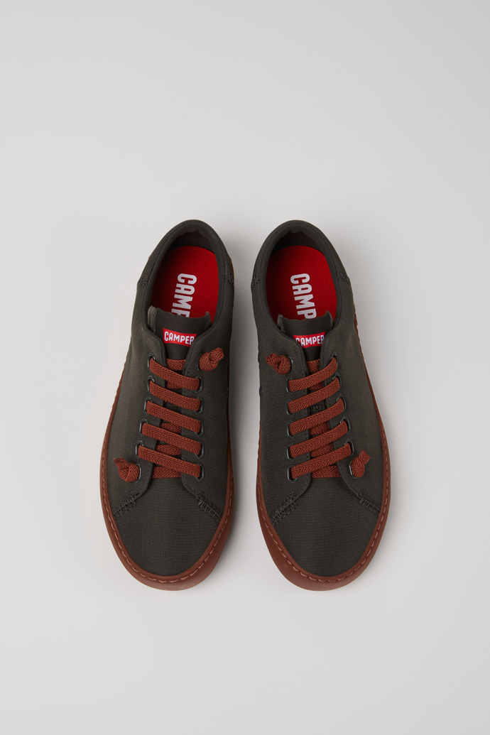 Camper Peu Touring - Zapatillas grises para mujer fabricadas con PET reciclado.