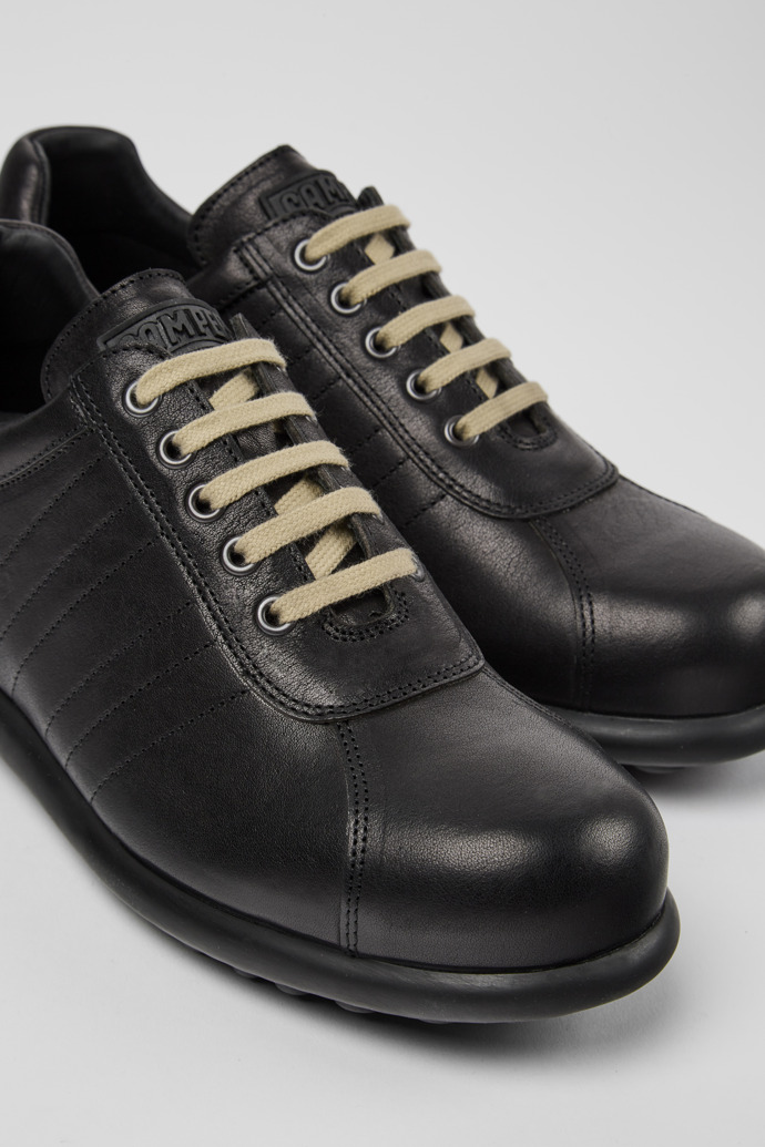 Camper Pelotas - Zapato icónico para hombre en negro