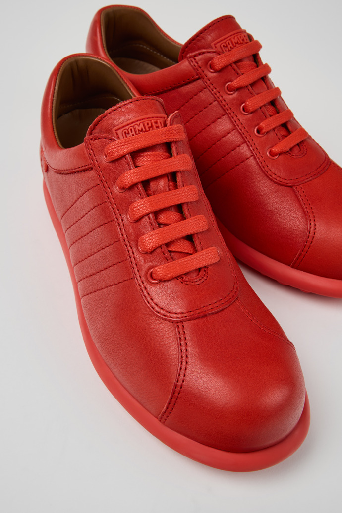 Camper Pelotas Festival Edition - Zapatos rojos icónicos para mujer