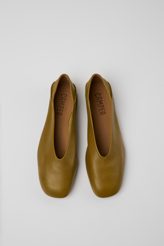 Camper Casi Myra - Mocasines verdes de piel para mujer.