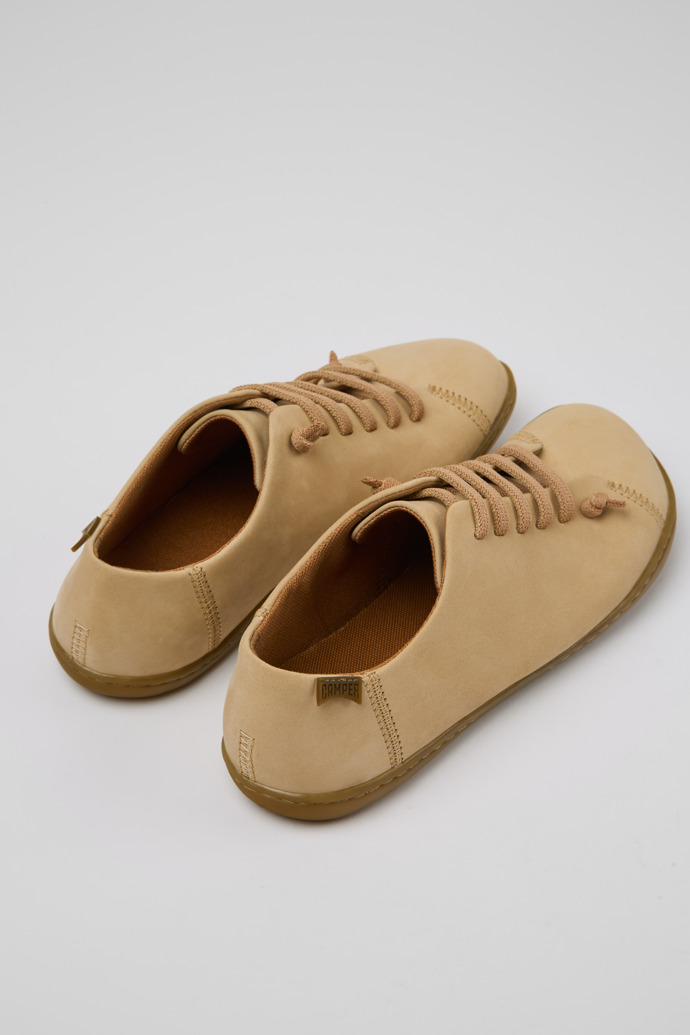 Camper Peu - Zapato beige de piel nobuk para mujer.