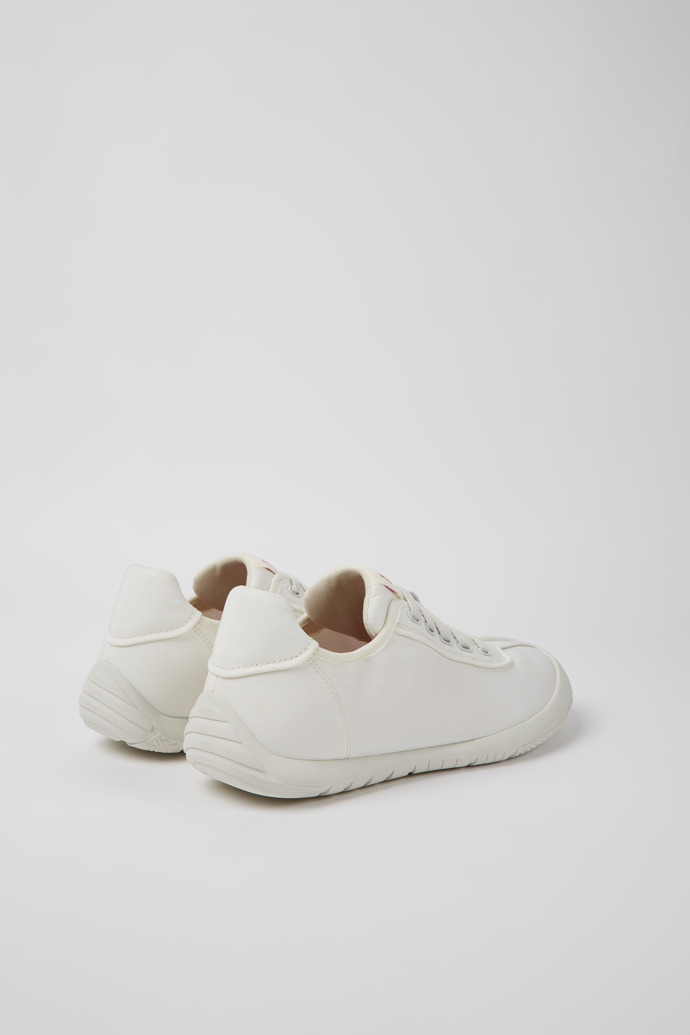 Camper Peu Path - Zapatillas blancas para hombre fabricadas con PET reciclado.