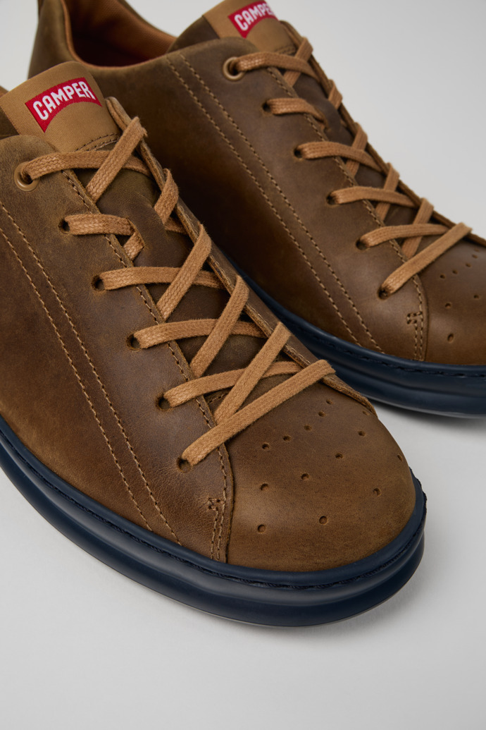 Camper Runner - Zapatilla marrón para hombre de piel nobuk