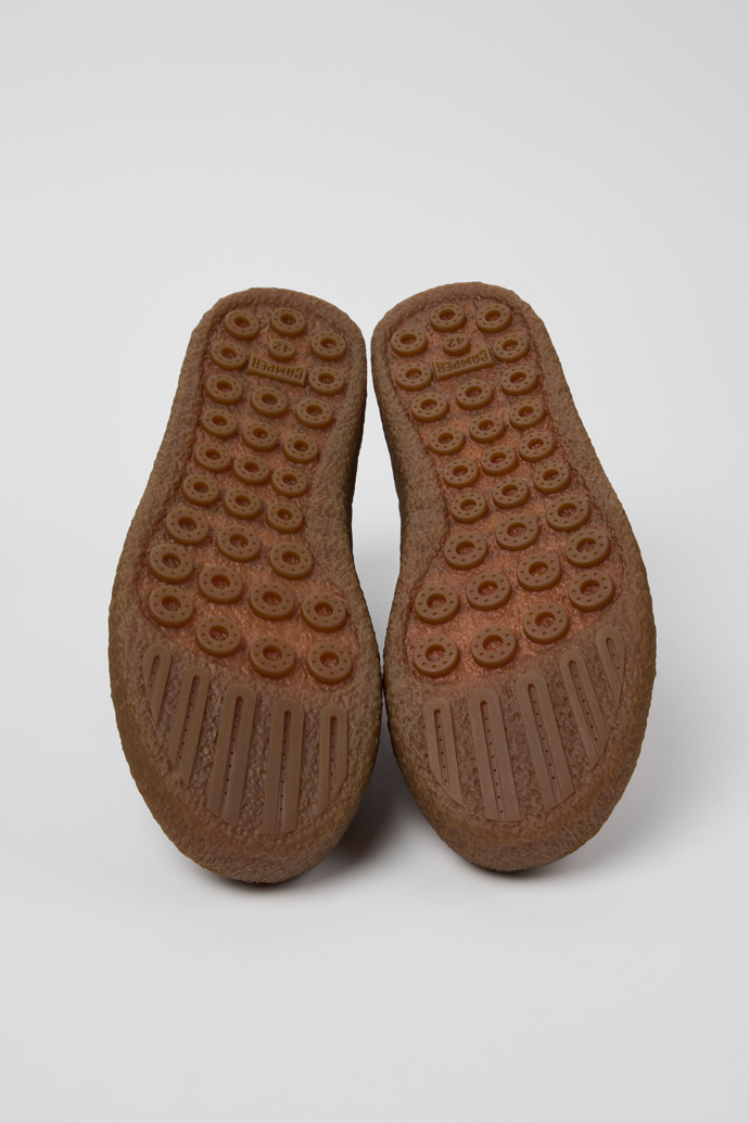 Camper Peu Terreno - Zapato marrón para hombre en piel nobuk.