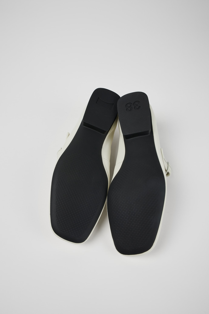 Camper Casi Myra - Zapato de piel blanca para mujer.