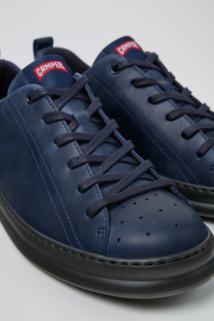 Camper Runner - Zapatillas de piel nobuk azules para hombre.