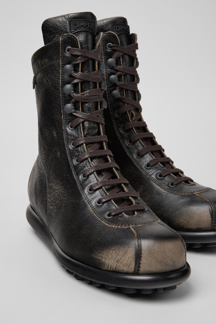 Camper Pelotas - Botines grises de piel vegetal para mujer.