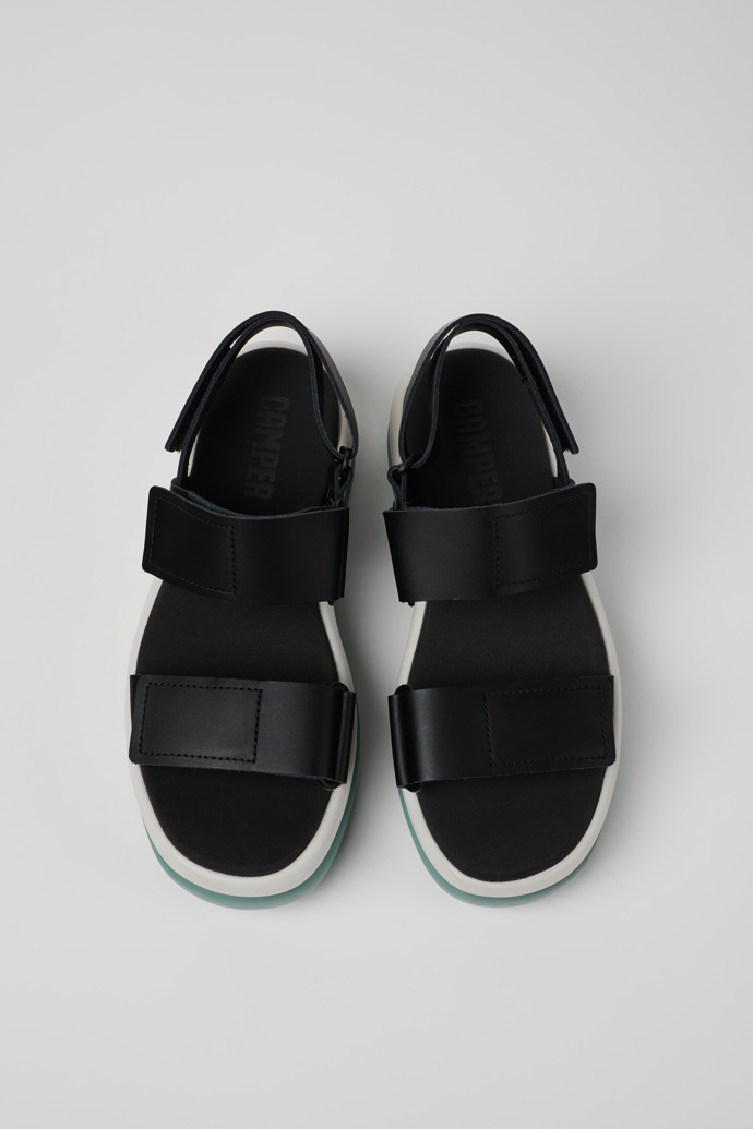 Camper Pelotas Flota Up - Sandalias negras de piel para mujer.