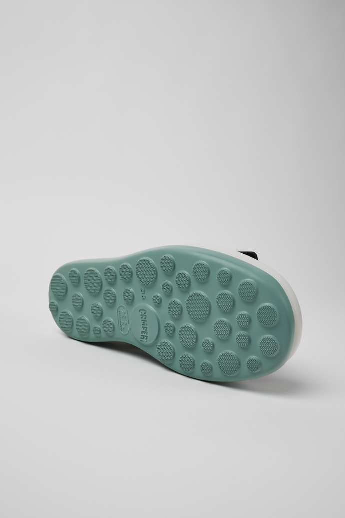 Camper Pelotas Flota Up - Sandalias negras de piel para mujer.