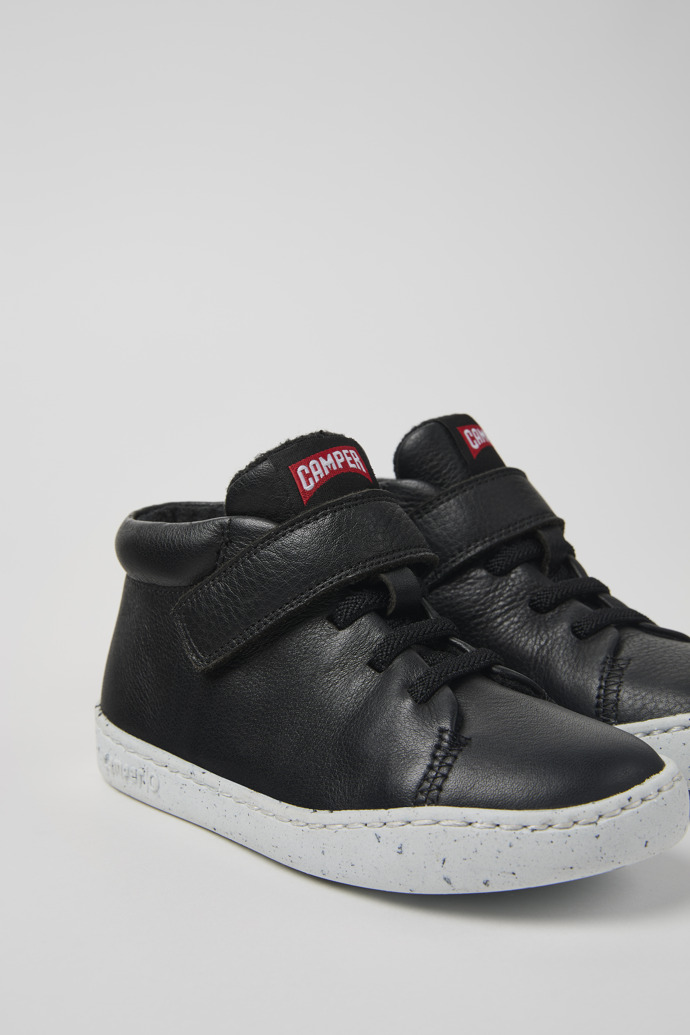 Camper Peu Touring - Botines negros de piel para niños.