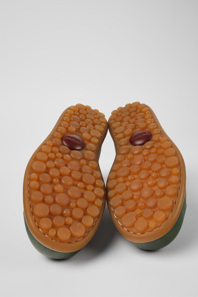 Camper Pelotas - Zapato verde para hombre de piel de curtición vegetal.