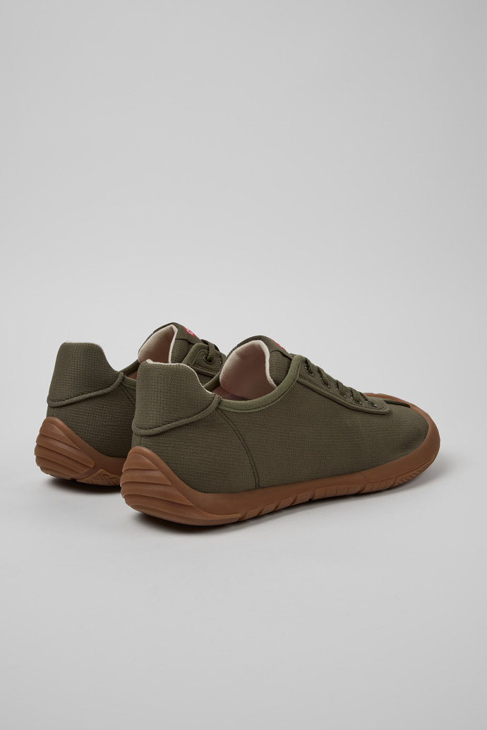Camper Path - Zapatilla verde para hombre fabricada con PET reciclado.