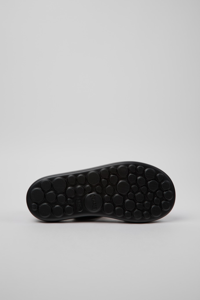 Camper Pelotas Flota - Sandalias negras de piel para hombre.