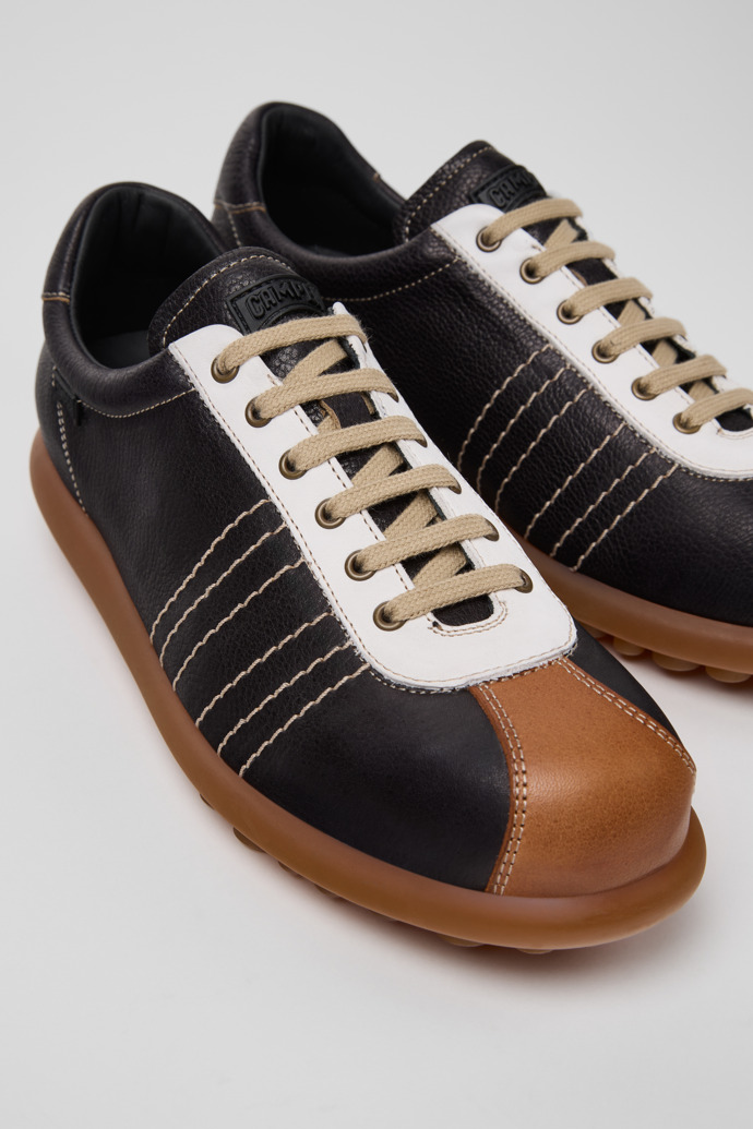 Camper Pelotas - Zapatos multicolor de piel vegetal para mujer.