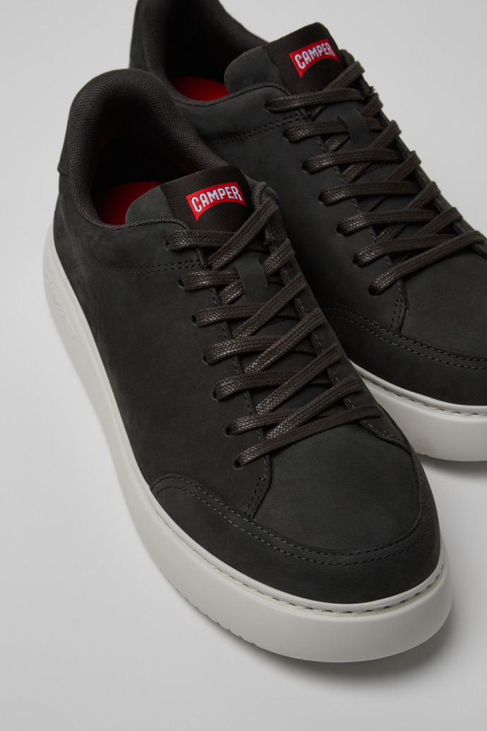 Camper Runner K21 - Zapatillas de piel nobuk gris para hombre.