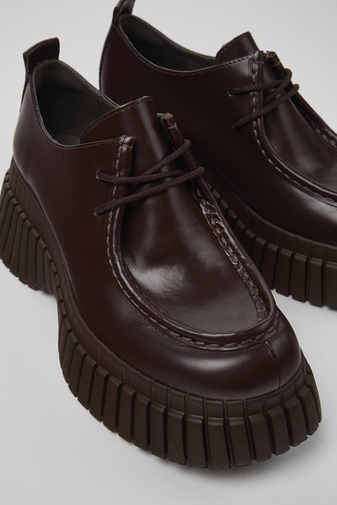 Camper BCN - Zapato marrón de piel para mujer