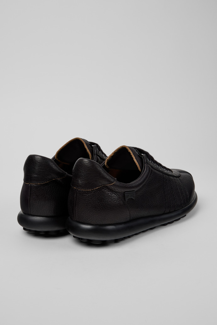 Camper Pelotas - Zapatilla negra de piel para hombre.