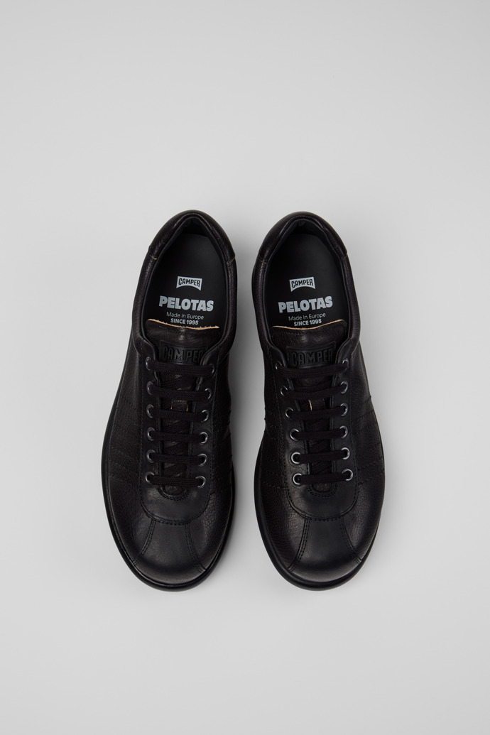 Camper Pelotas - Zapatilla negra de piel para hombre.